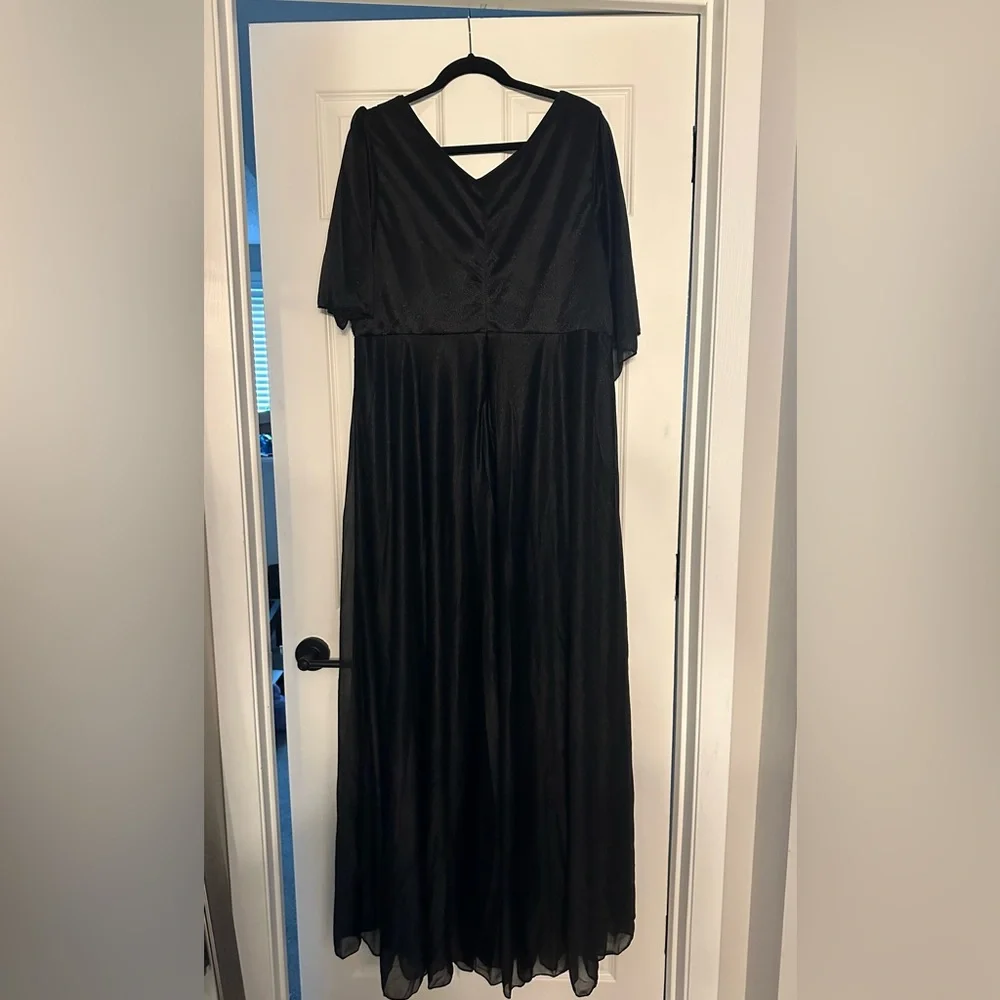 Dress - Picture 7 of 11